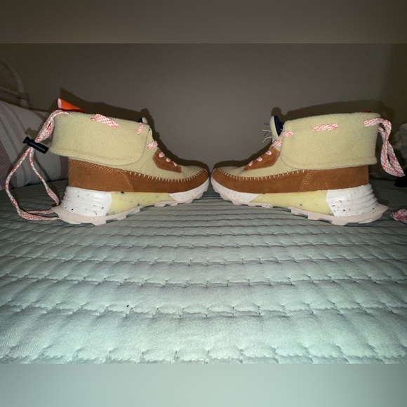 Holo Quorra Boots. Sand color with Orange Accents. Size 6.5 women’s NWT - Picture 4 of 9